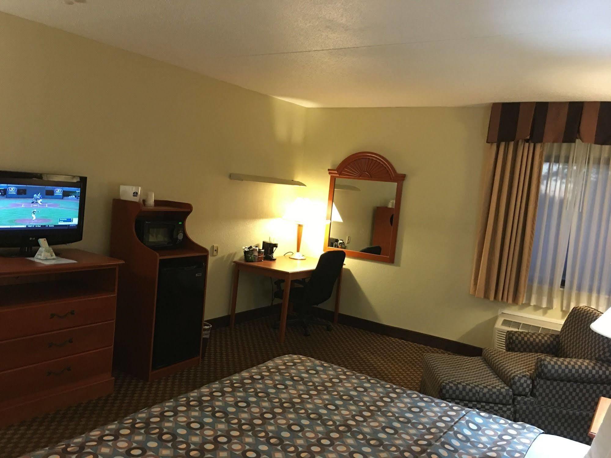 Country Inn & Suites By Radisson, Indianapolis East, In Exterior foto